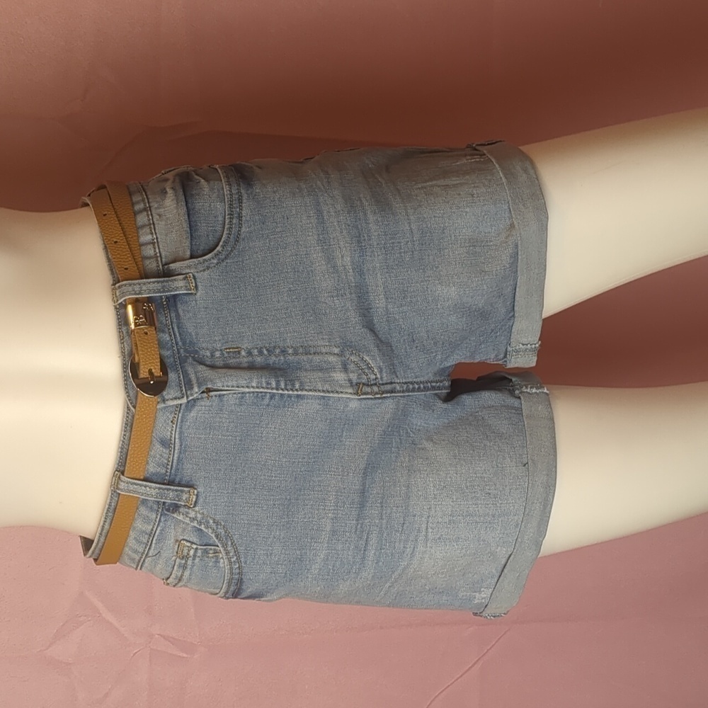 Fashion Nova Mariposa Belted Denim Shorts in Light Blue Wash size Medium